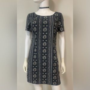 Hollister Floral Geometric Boho Midi Short Sleeve Cross-Back Dress Womens M